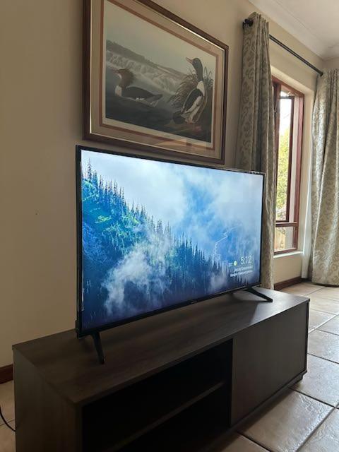 37 On Eagles Otel Hartbeespoort Dış mekan fotoğraf
