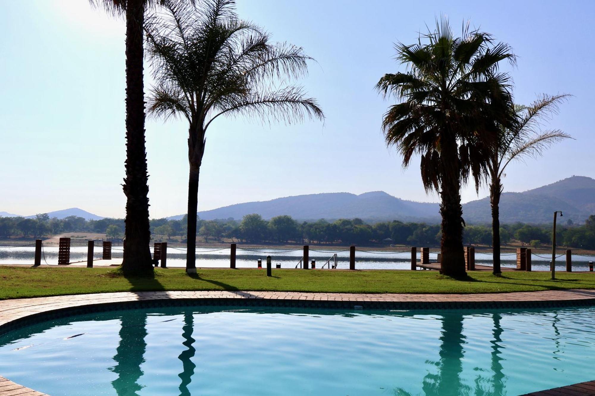 37 On Eagles Otel Hartbeespoort Dış mekan fotoğraf