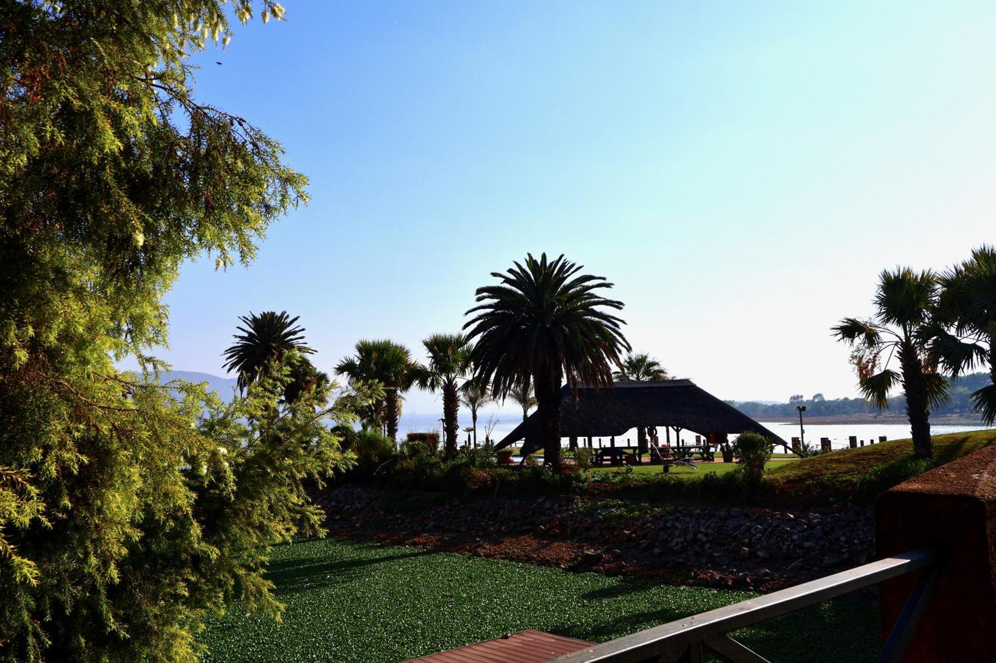 37 On Eagles Otel Hartbeespoort Dış mekan fotoğraf